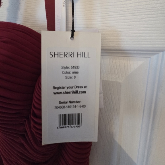 BNWT Sherri Hill Women's Deep Red Maxi Dress - Picture 5 of 6
